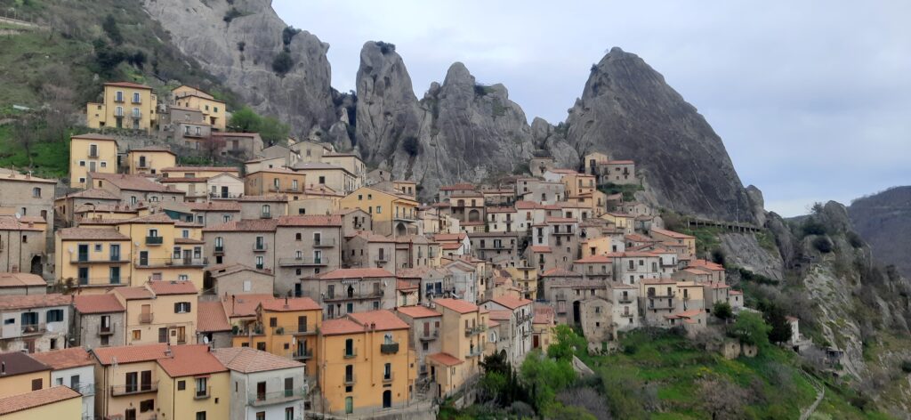 ITALIE : BASILICATE Une mosaïque de paysages : « Des Dolomites à la Cappadoce !»